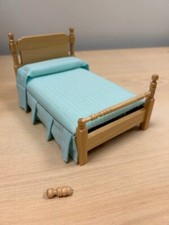 DAMAGED BED POST 1:12 Scale