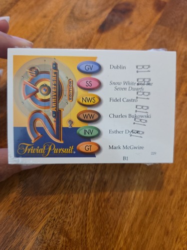 Trivial pursuit 20th - trivial,