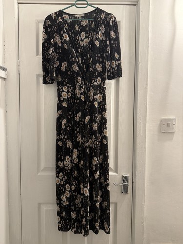 Black daisy floral - wrap, maxi