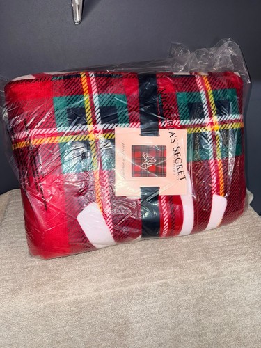 Victoria sicret blanket throw - victoria,