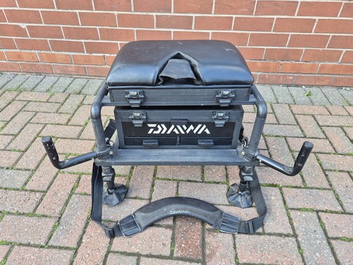 Diawa d150sb fishing seat box - diawa,