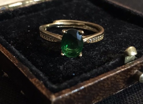 Vintage style jewellery - style,