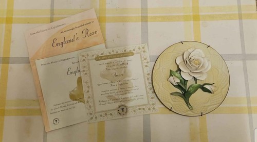 Collectable rose plate - rose,