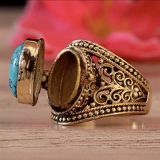 Secret Locket Ring - Vintage