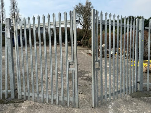 Used palisade gates - used,