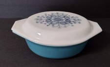 PYREX Blue Doily 1.5qt 043