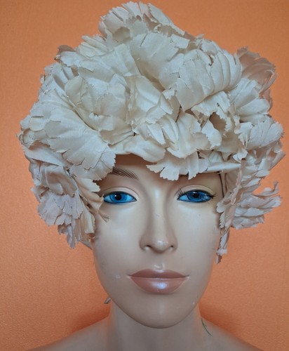 Vintage 1950s cream flower - vintage,