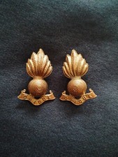 Royal Artillery Pair Of Officer's Gilt Collar Badges