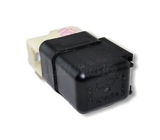 135 - Nissan (1995-2015) 25630-79960 3-Pin Black Horn Relay 2563079960 12V 15A