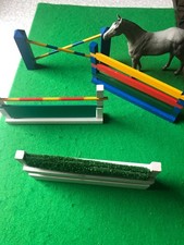 4 jumps 4" tall,1 solid grey