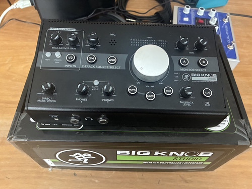 Big knob studio - -, monitor