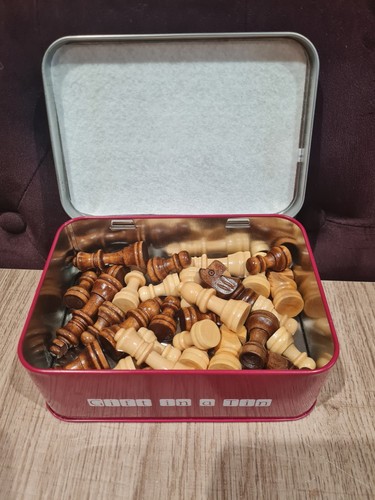 Gift tin travel chess - a,