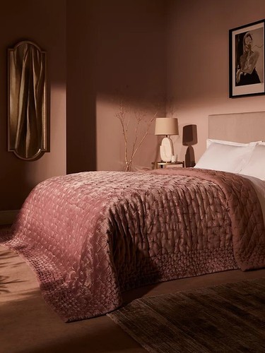 John lewis boutique hotel - john,