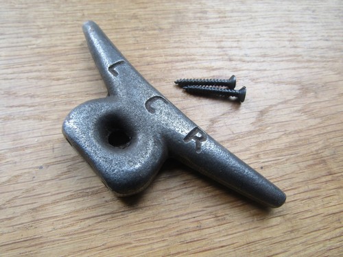 Cleat hook cast - hook, rustic