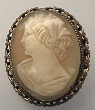 Lovely old cameo brooch