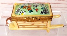 Vintage Artoria Limoges Peint Main Ceramic Wheelbarrow With Flowers Trinket Box