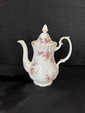 Royal Albert Lavender Rose Coffee Pot – 1960s Vintage Bone China, England, 26cm