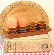 Hornsea pottery Heirloom egg