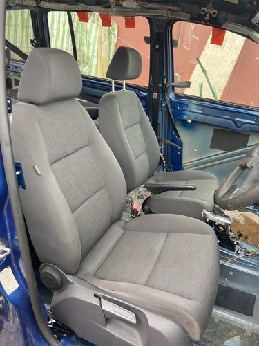 Touran pair front - seats, 07