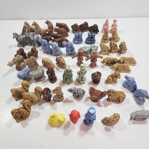 Large lot vintage wade - lot,