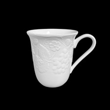 Wedgwood white strawberry and - white,