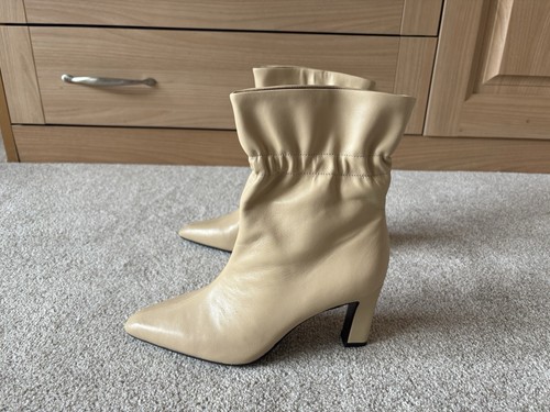 Stunning mid calf leather - stunning,