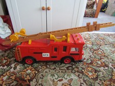 V.RARE VINTAGE DENNIS LARGE WOODEN FIRE ENGINE POSSIBLE EX-DISPLAY NORFOLK FIRE