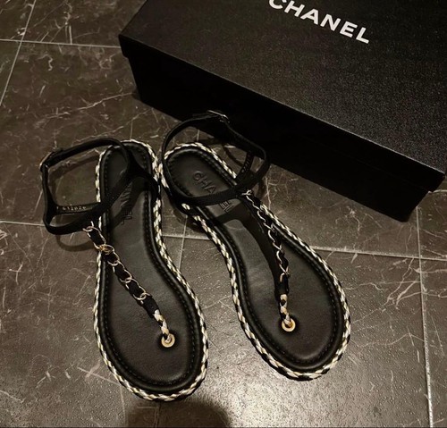 Chanel black leather flip flop - flip,