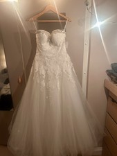 Pronovias wedding dress - pronovias,