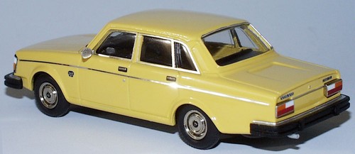 1975 volvo 244 yellow 43 - 244,
