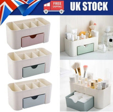 Stationary Make Up Manicure