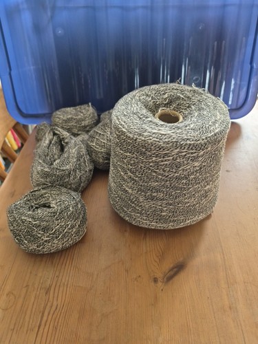 Black and white yarn kg - white,