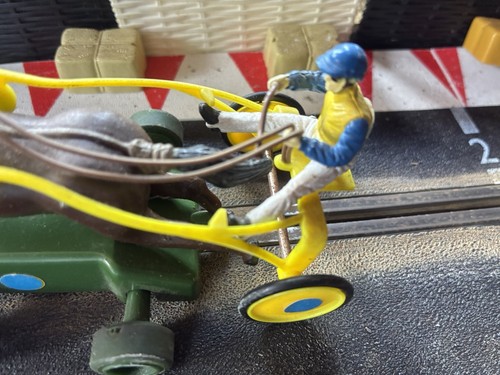 Scalextric yellow sulky - yellow,