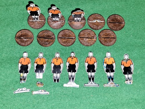 Subbuteo celluloid team - celluloid,
