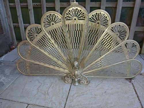 Folding brass peacock fire - brass,