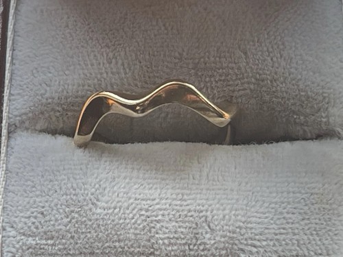9ct gold wedding ring - 9ct,