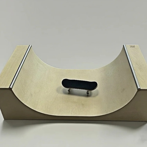 Fingerboard halfpipe ramp - halfpipe,
