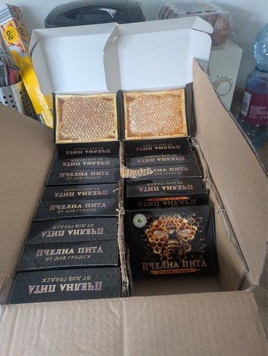 Packed with luxur - , honeycomb