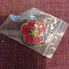 Beautiful Five Leaf PoppyPin