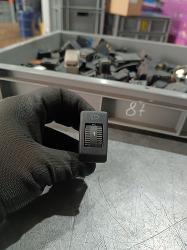 Switch light range adjustment - light,