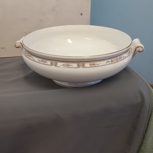Wedgwood colchester tureen - tureen, no