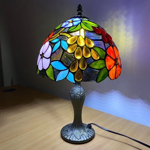 Tiffany style table lamp - style,