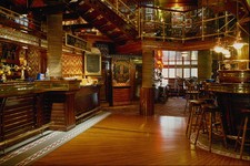 759056 English Pub Interior A4