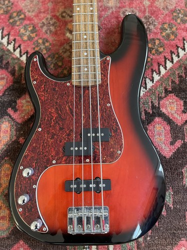 Squier fender precision bass - ,