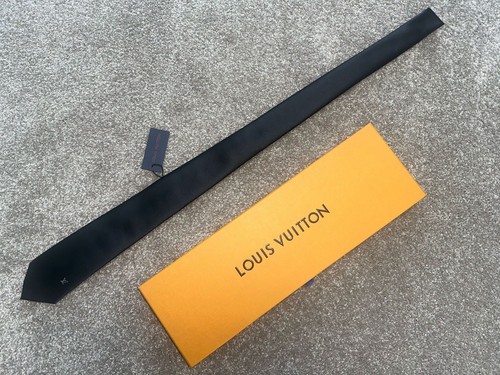 Louis vuitton men - louis, solid