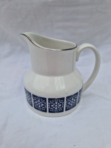 Royal doulton vintage - royal,