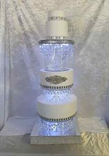 Glass slipper cake divider