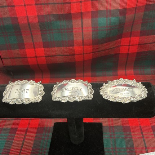 Fully hallmarked sterling - 3,