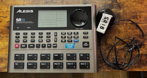 Alesis sr18 drum - alesis,