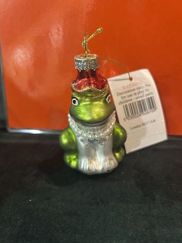 Gisela graham frog queen - graham,
